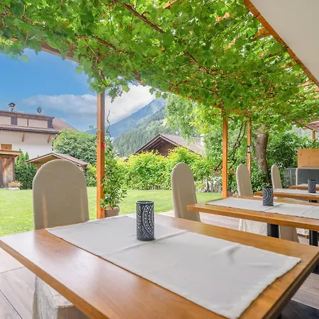 Hotel Bergland - Vital & Activity San Leonardo in Passiria
