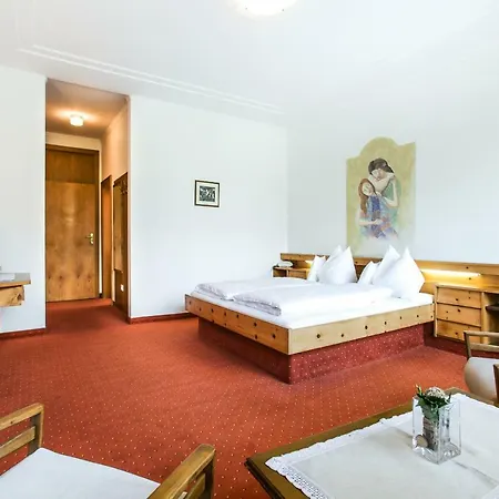 Hotel Bergland - Vital & Activity San Leonardo in Passiria
